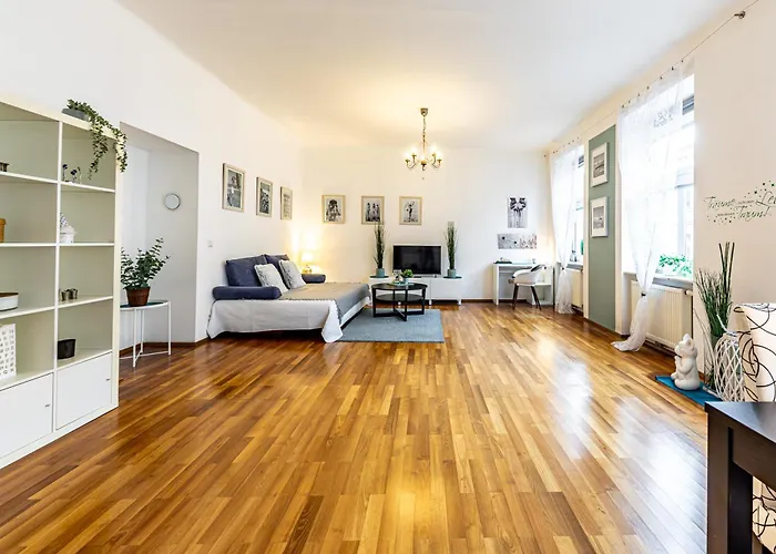 Opal Dream - Stylish Living With Good Connections By Jr City Apartments